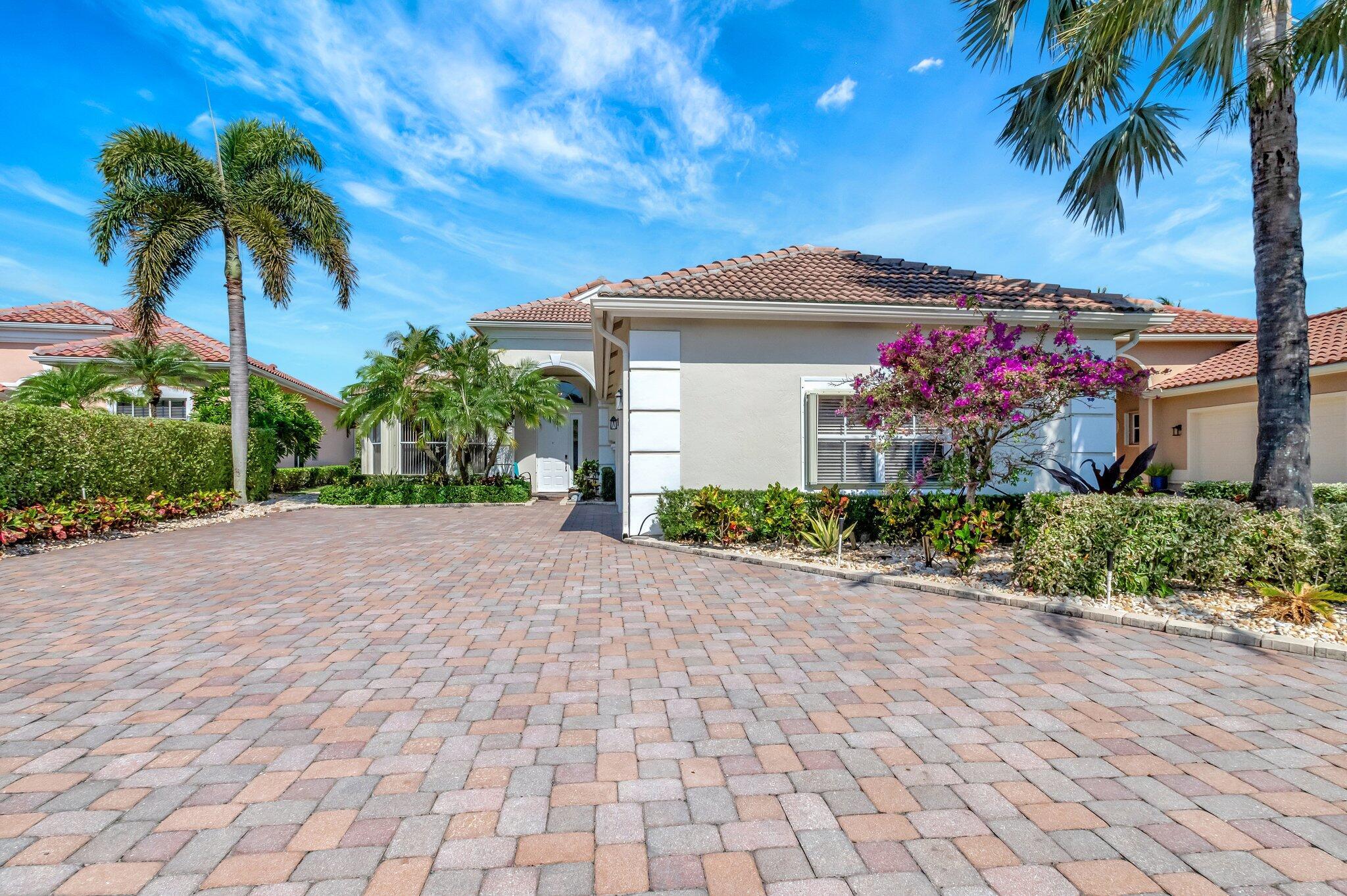 8198 Spyglass Dr