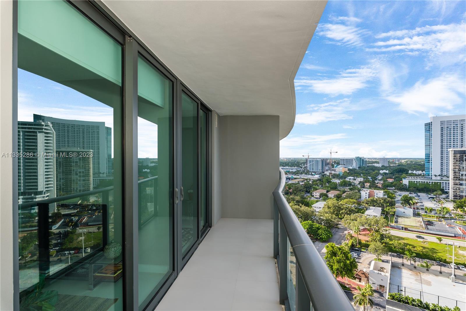 image Paraiso Bayviews Condo1