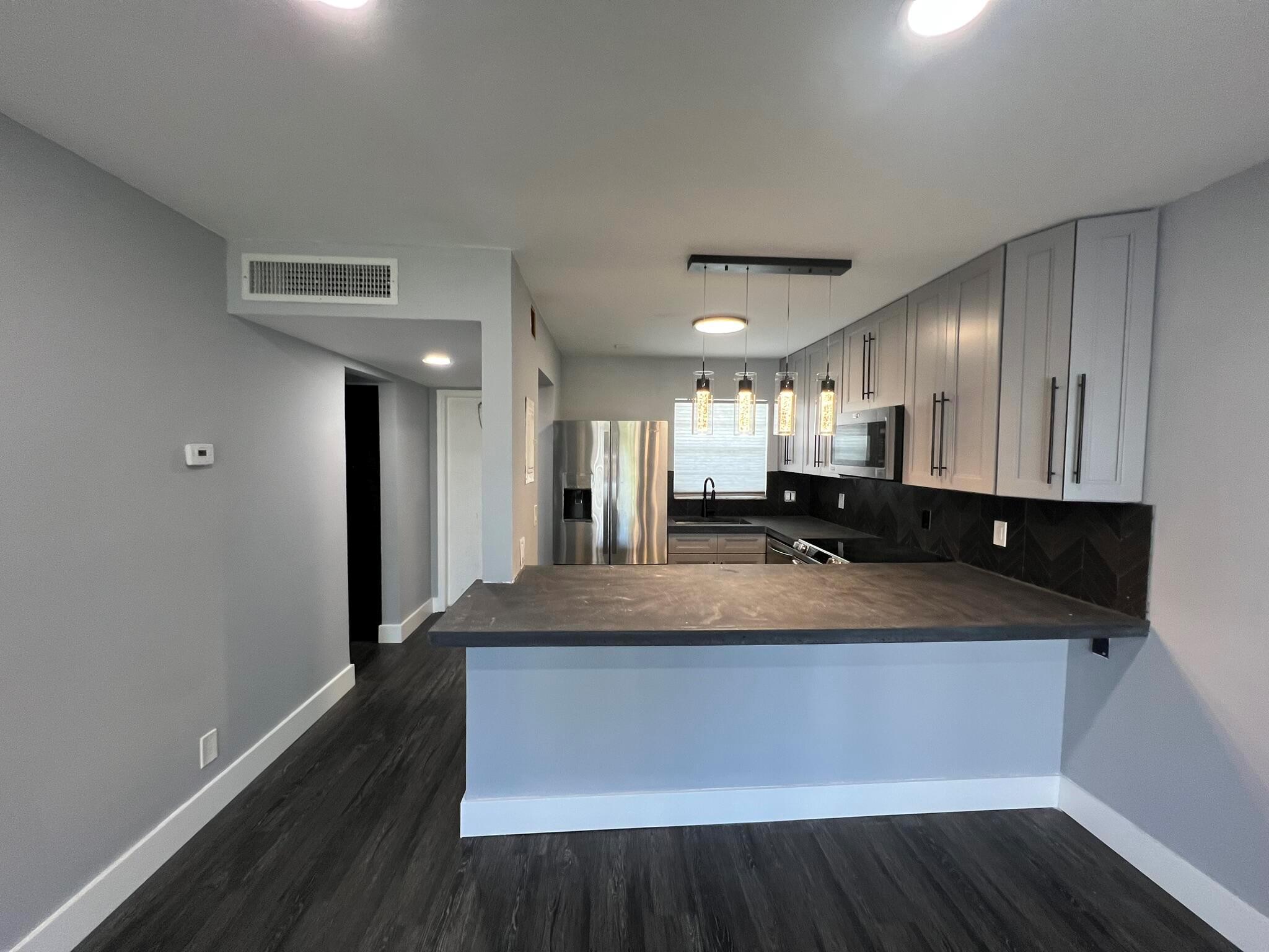 1630 Embassy Dr #306,West Palm Beach, FL 33401