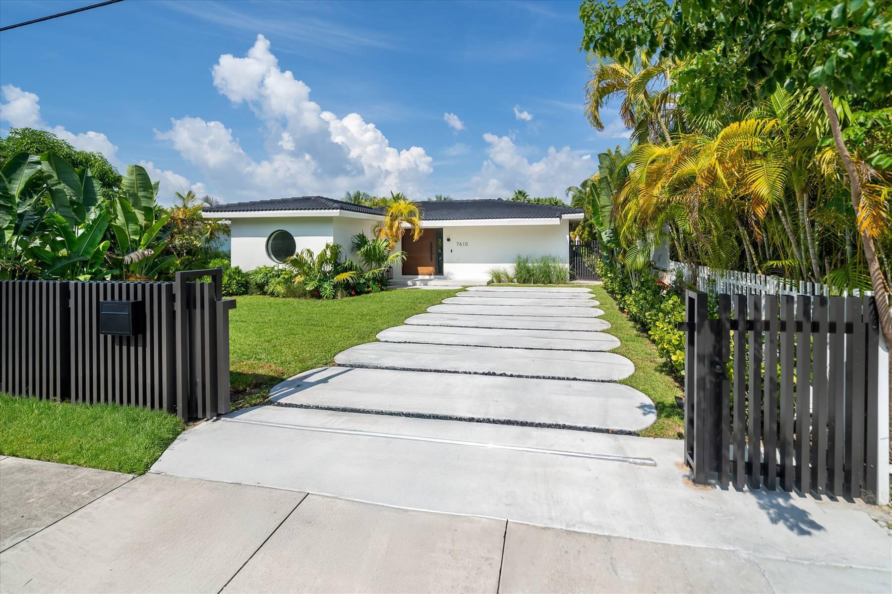 7610 Bayside Ln Miami Beach, FL 33141