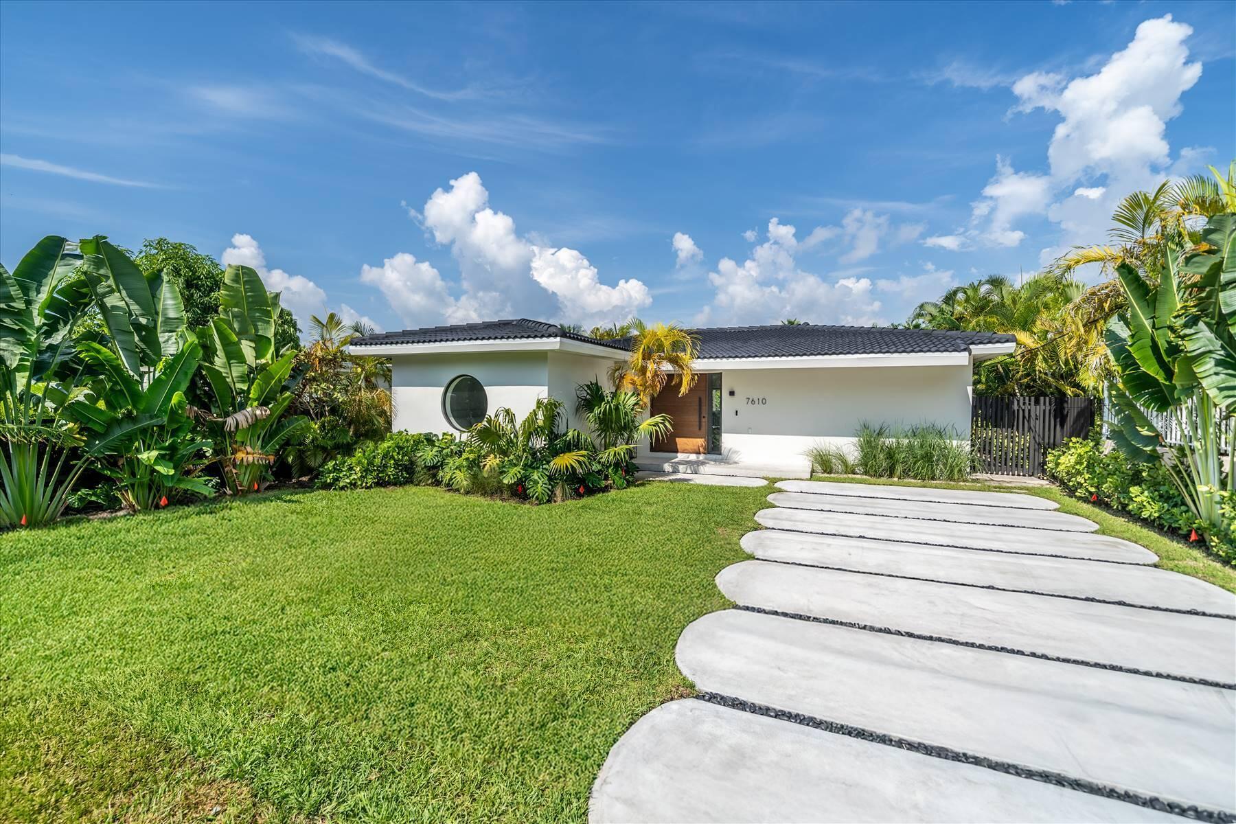 7610 Bayside Ln Miami Beach, FL 33141