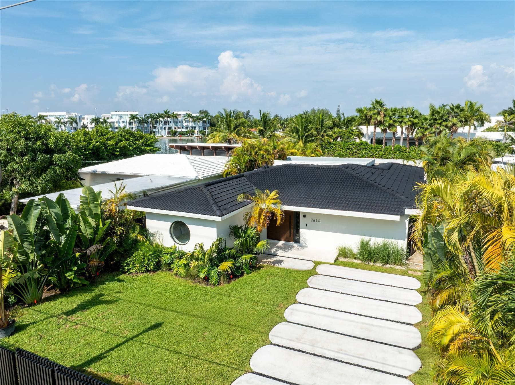 7610 Bayside Ln Miami Beach, FL 33141