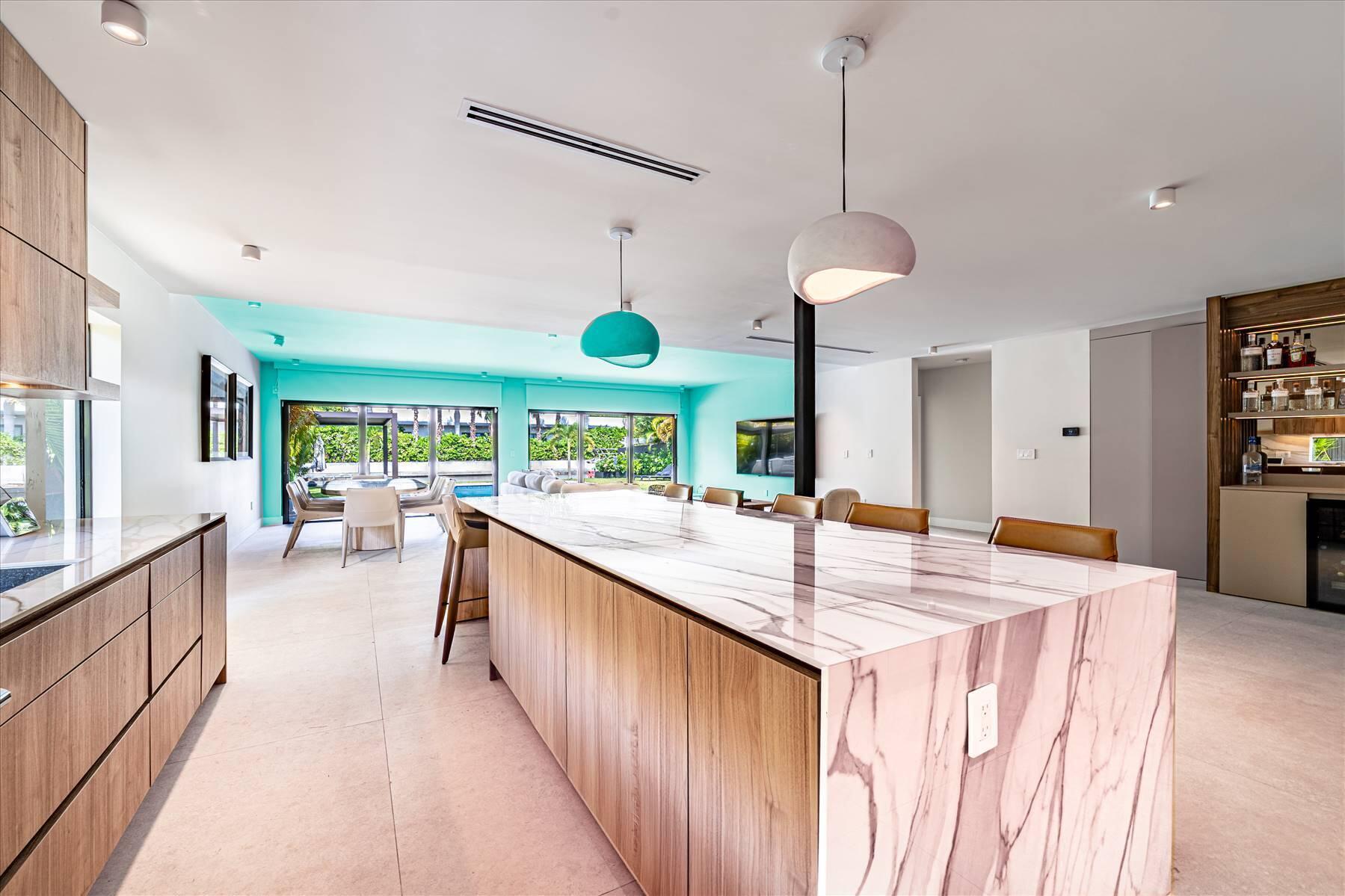 7610 Bayside Ln Miami Beach, FL 33141