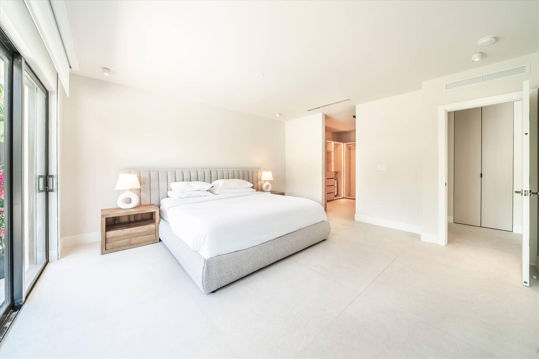 7610 Bayside Ln Miami Beach, FL 33141