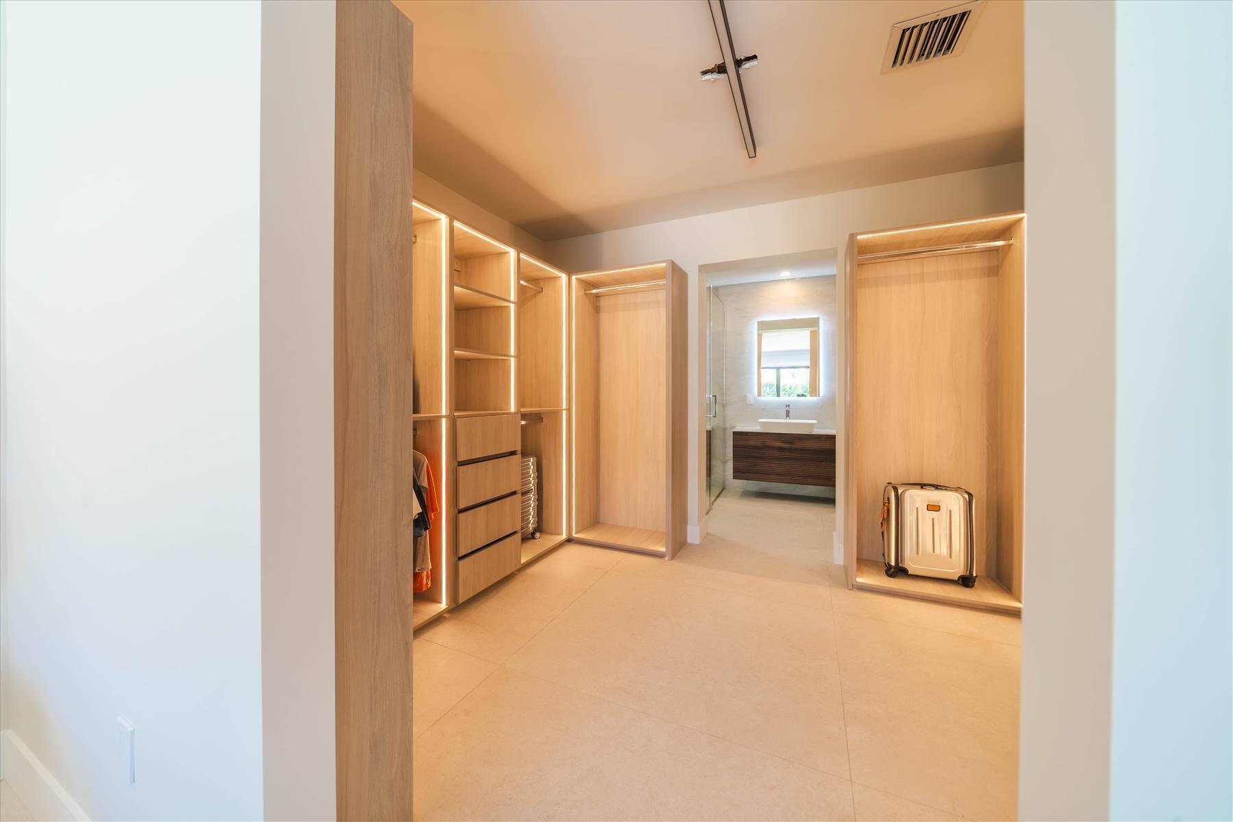 7610 Bayside Ln Miami Beach, FL 33141