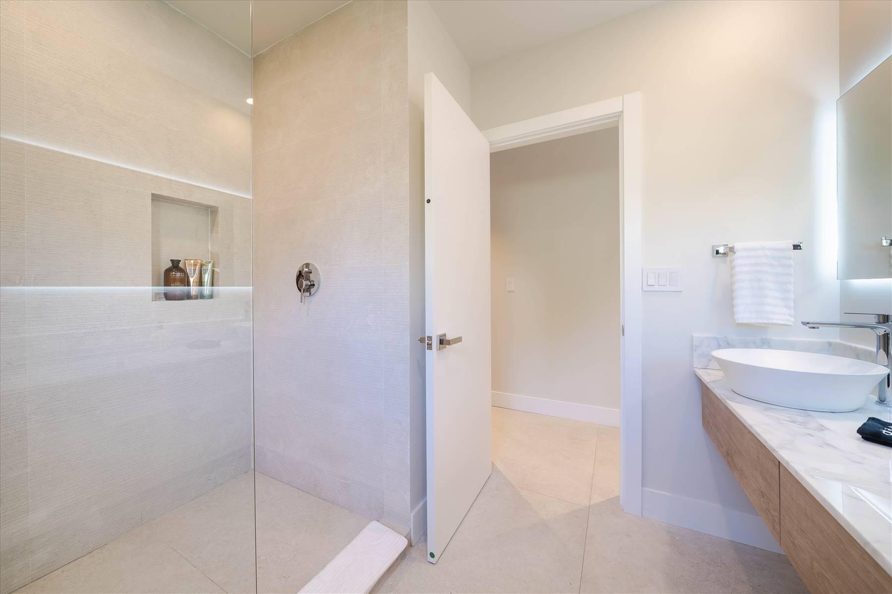 7610 Bayside Ln Miami Beach, FL 33141