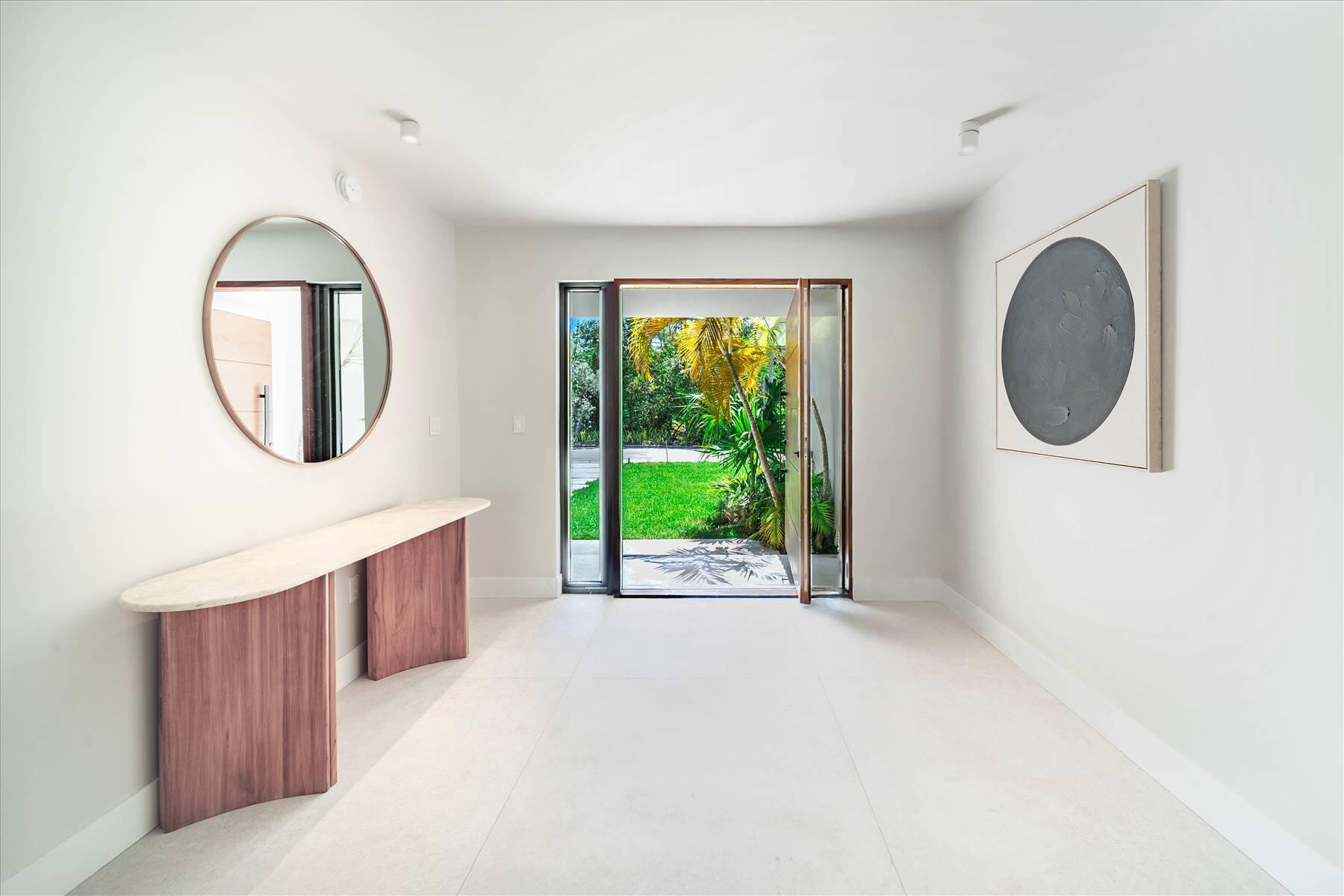 7610 Bayside Ln Miami Beach, FL 33141