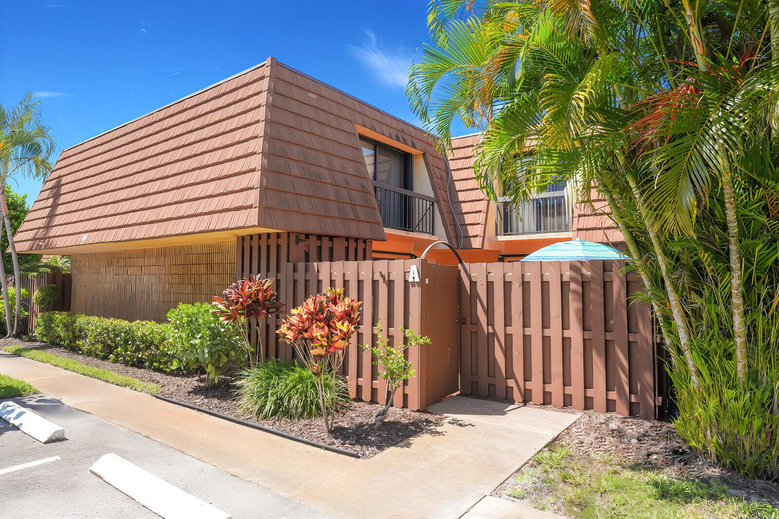 825 Center St #14a Jupiter, FL 33458