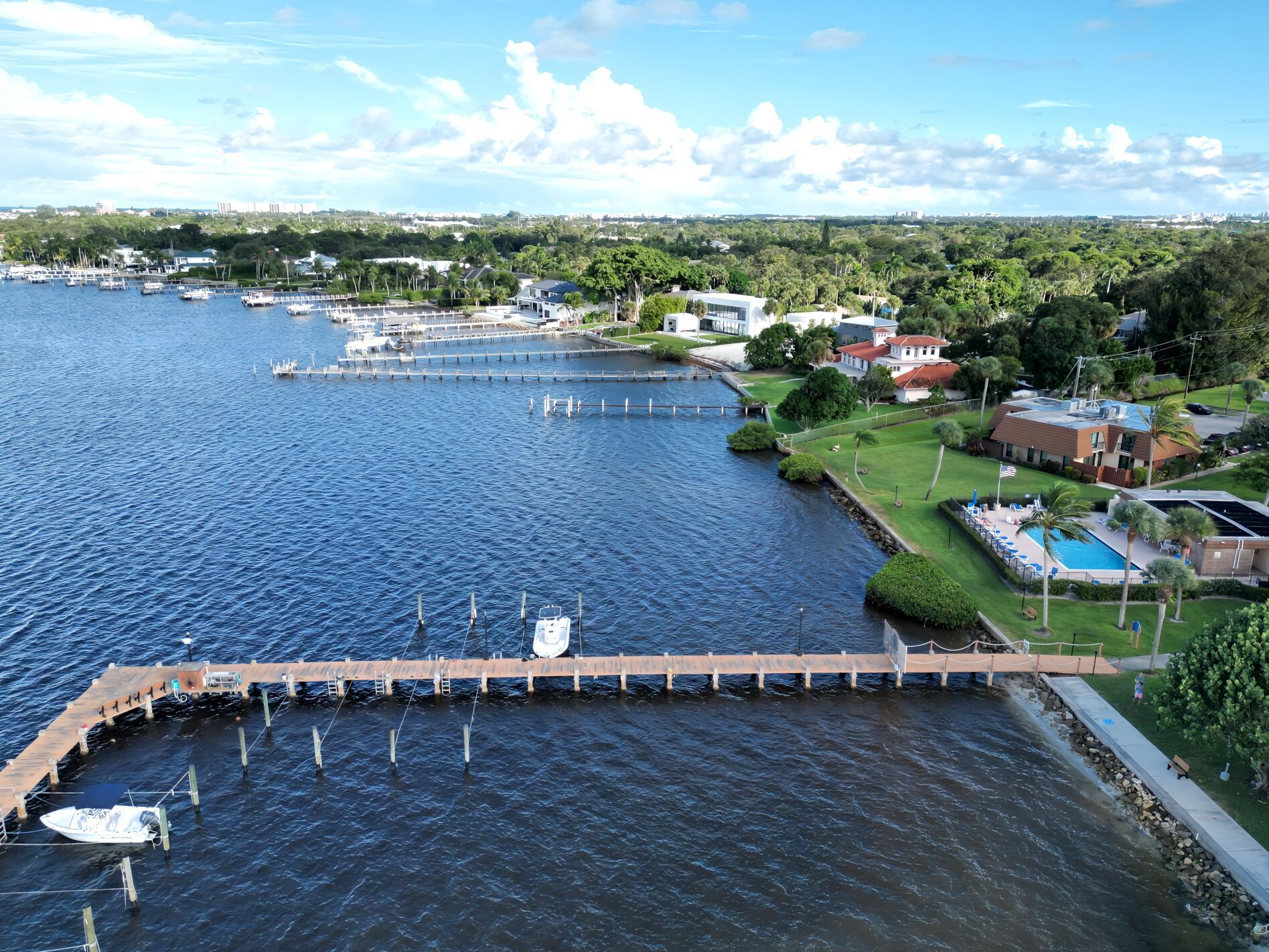 825 Center St #14a Jupiter, FL 33458