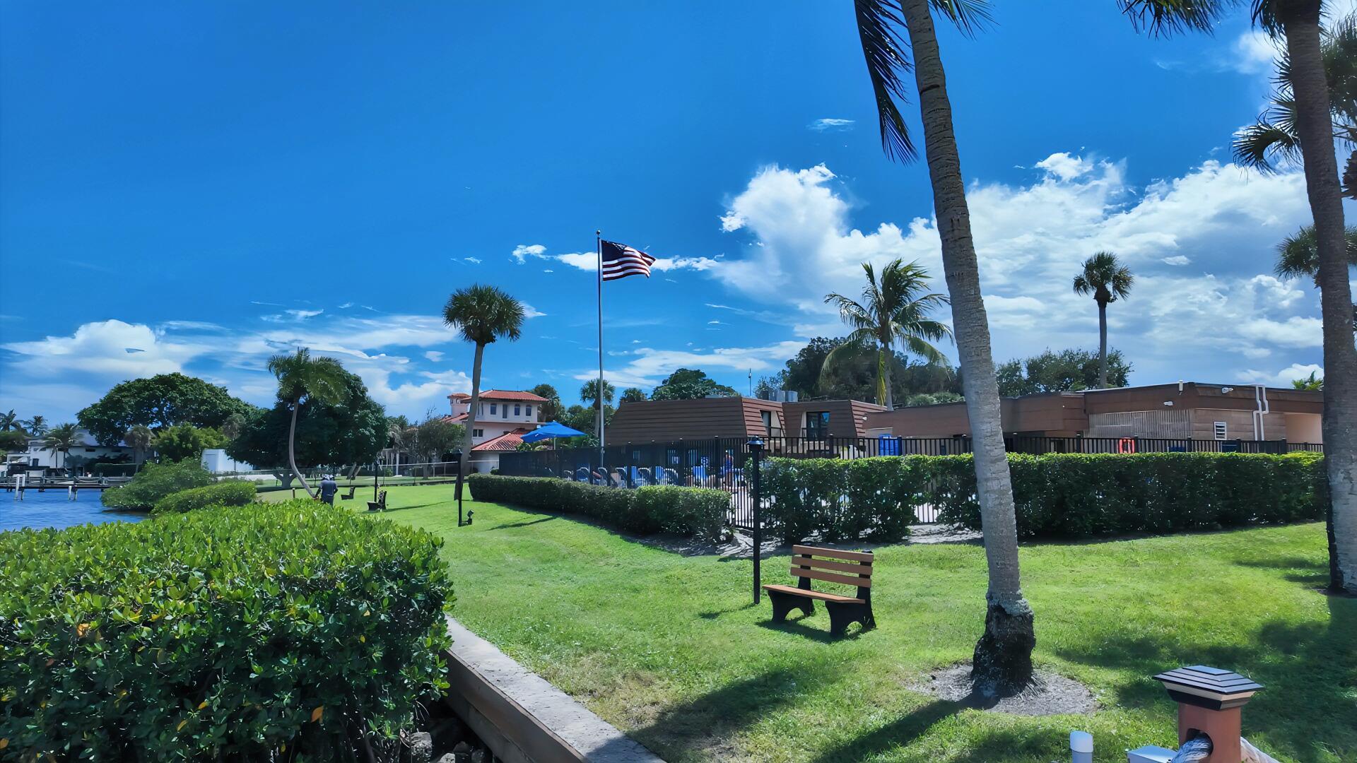 825 Center St #14a Jupiter, FL 33458