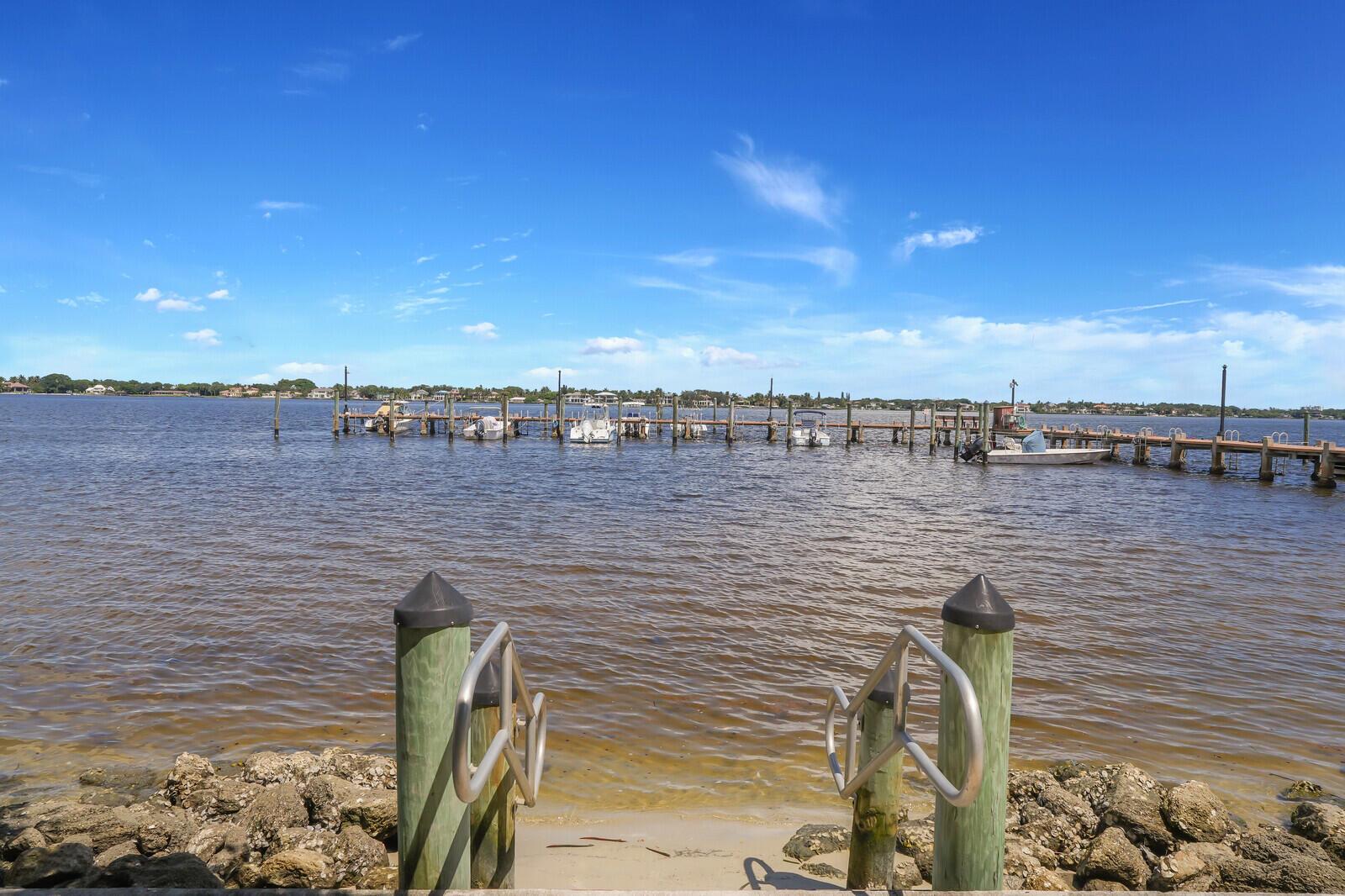 825 Center St #14a Jupiter, FL 33458