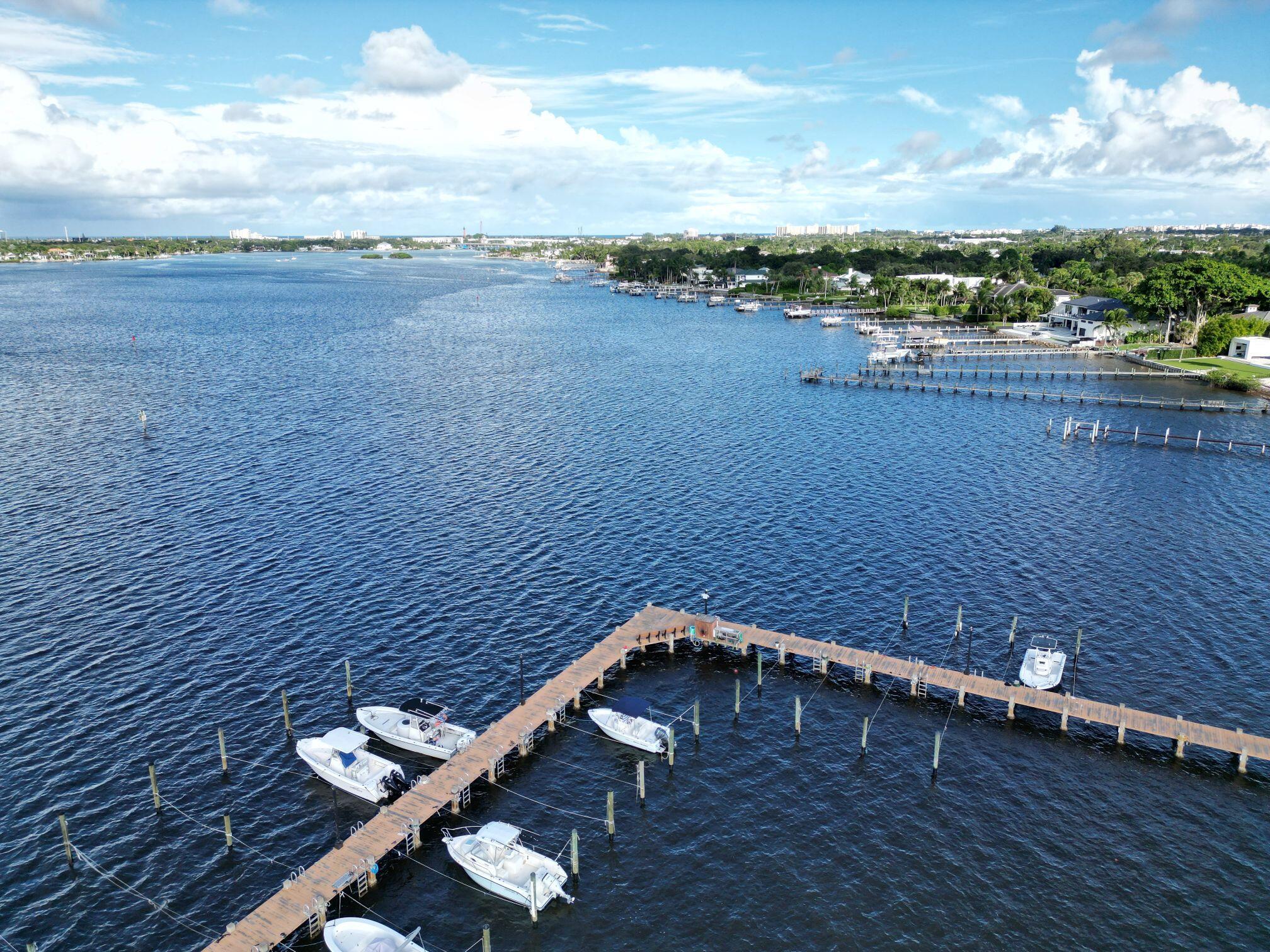 825 Center St #14a Jupiter, FL 33458