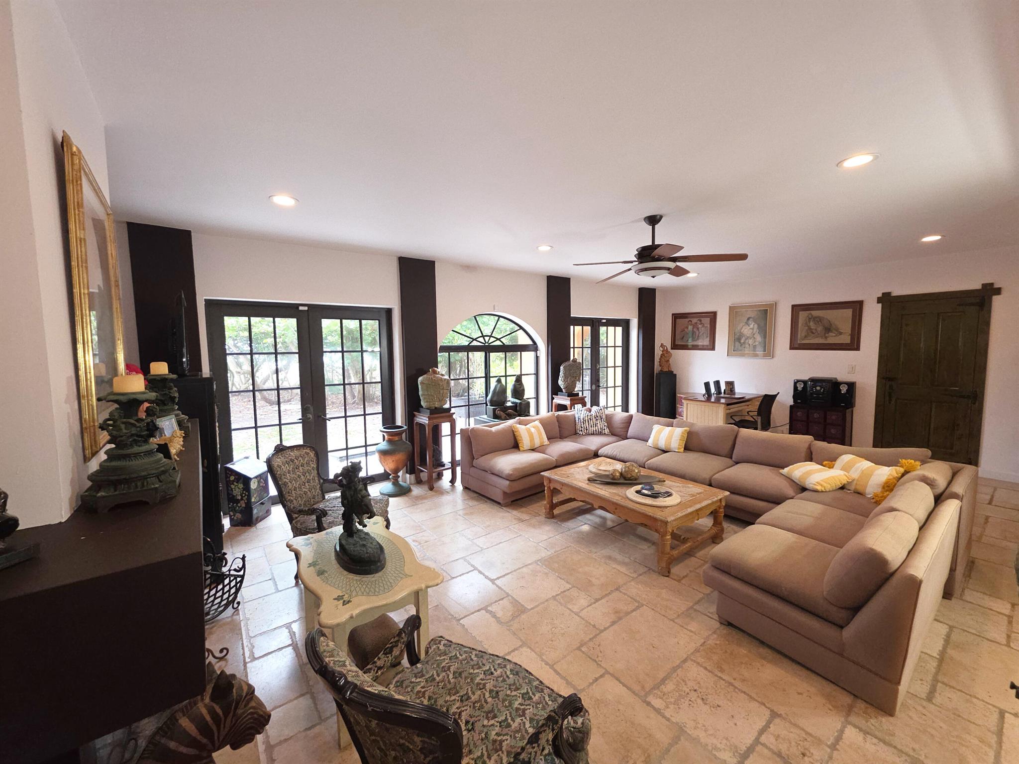 4200 N Surf Rd Hollywood, FL 33019