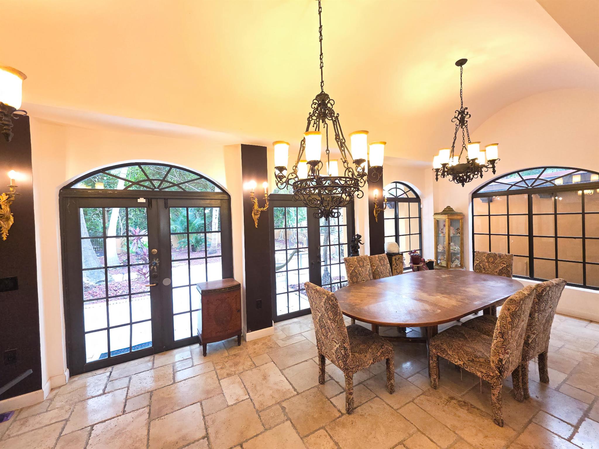 4200 N Surf Rd Hollywood, FL 33019