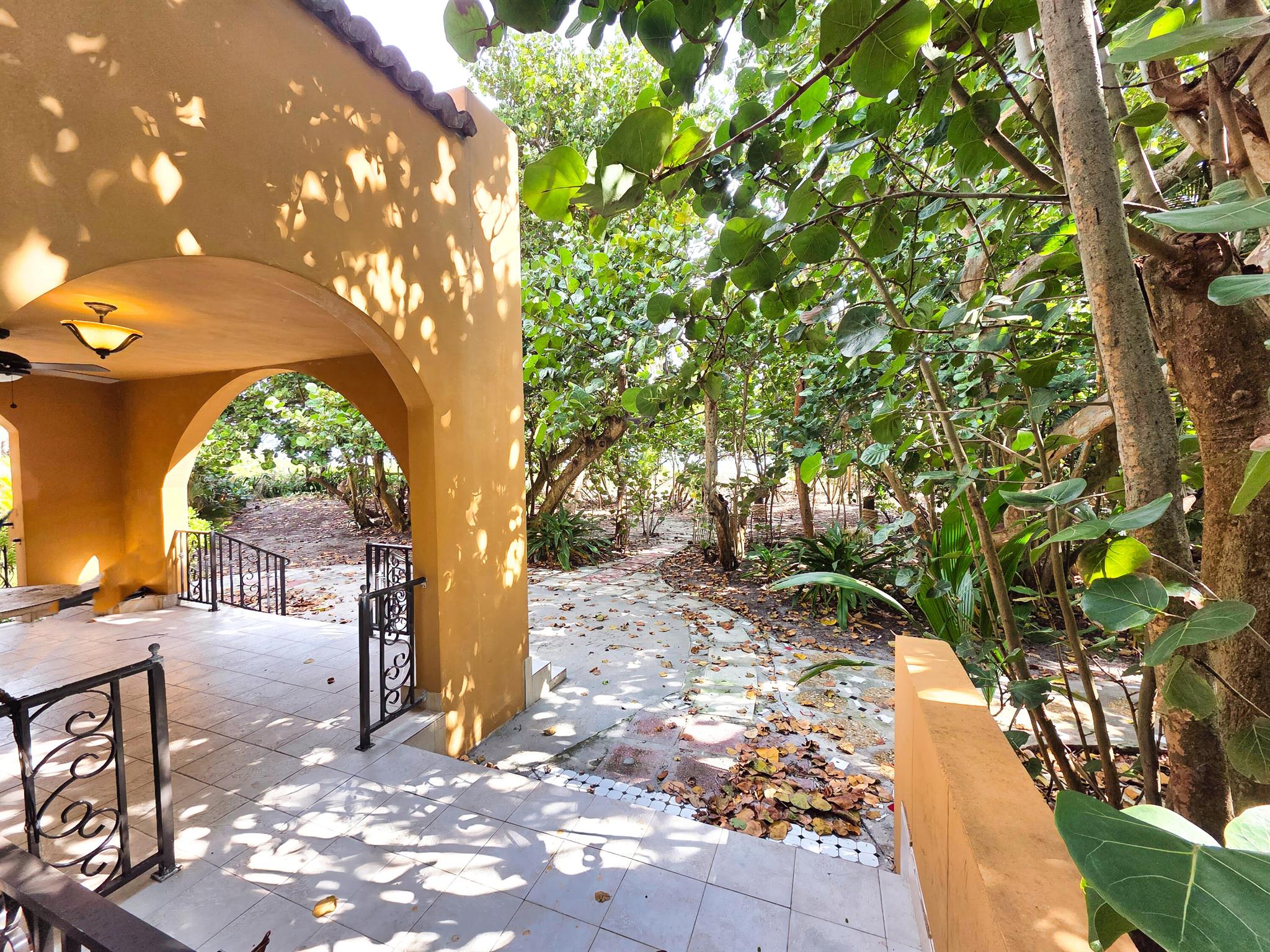 4200 N Surf Rd Hollywood, FL 33019