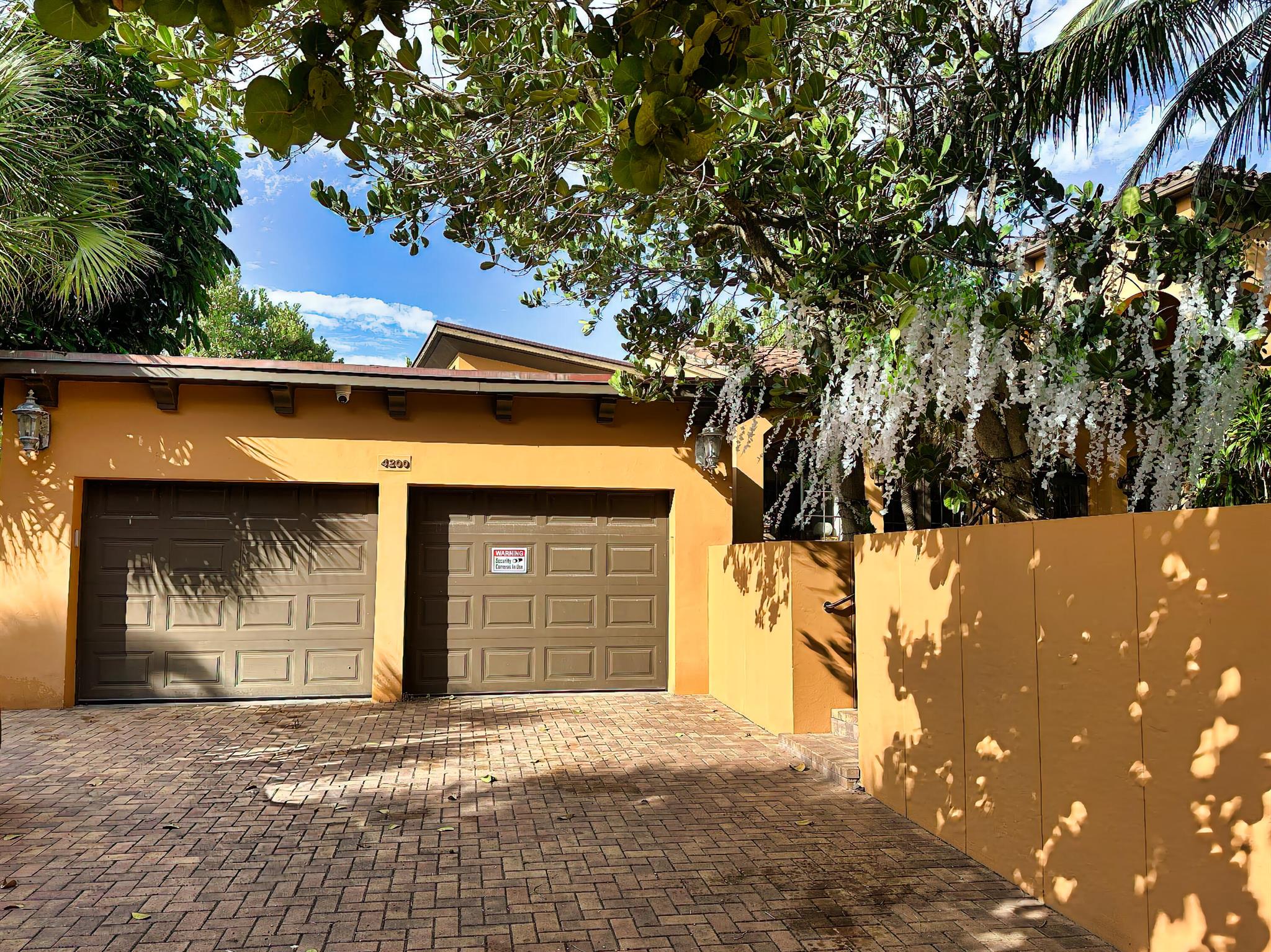 4200 N Surf Rd Hollywood, FL 33019