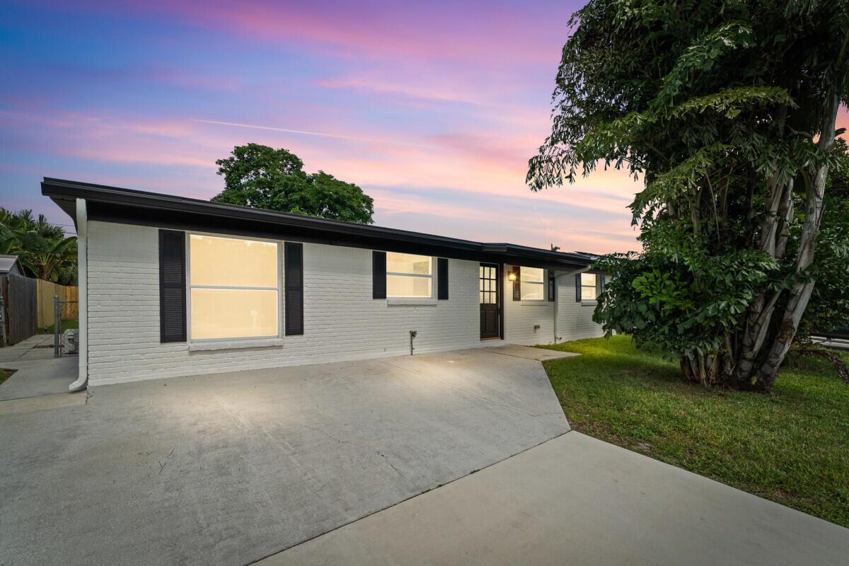 3797 Bahama Rd