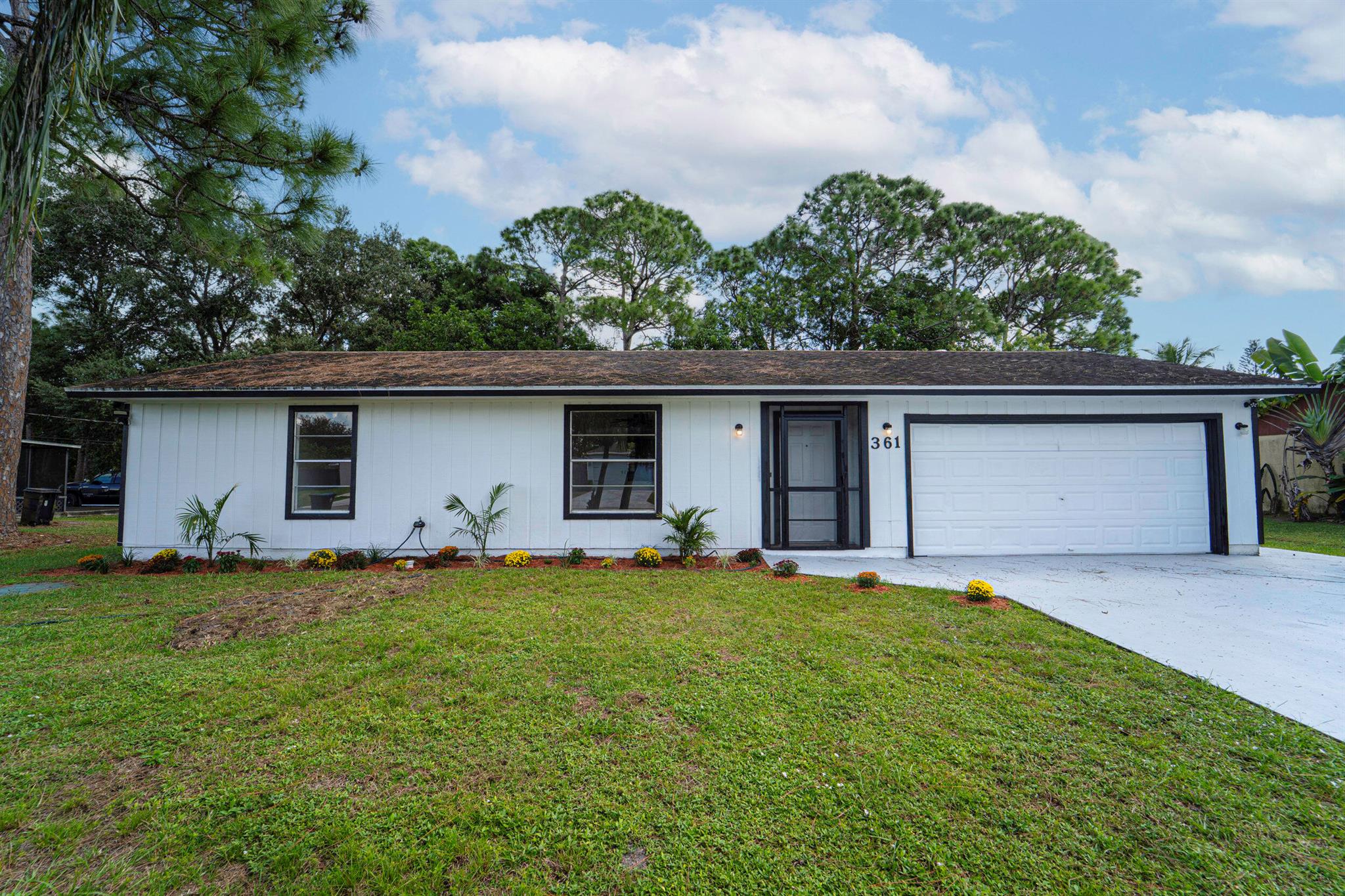 361 NW Aurora St