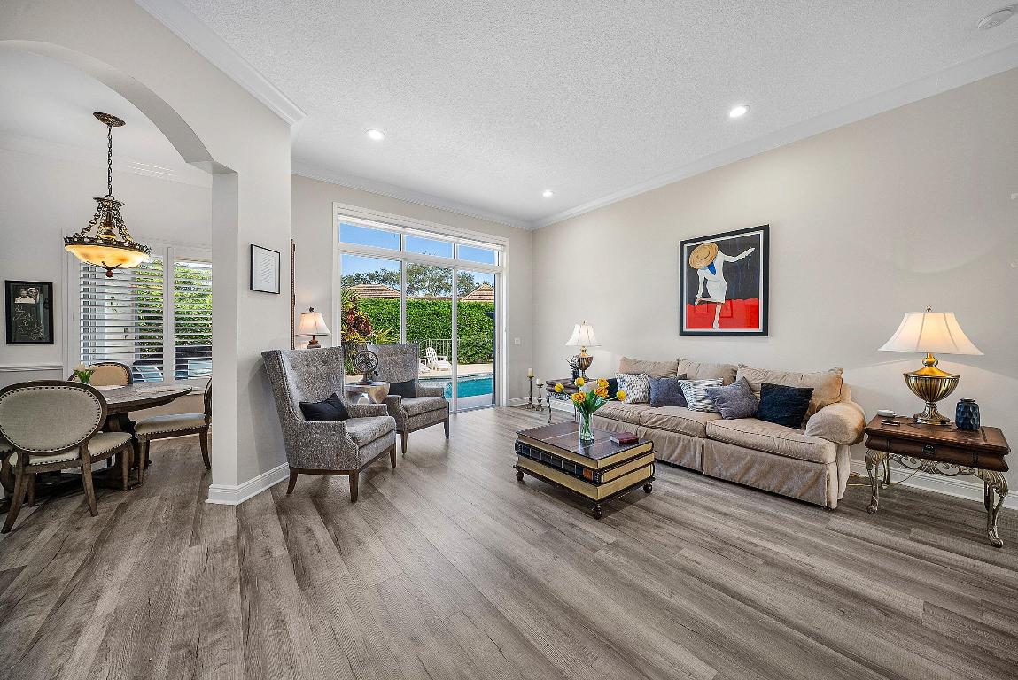 18670 SE Lakeside Jupiter, FL 33469