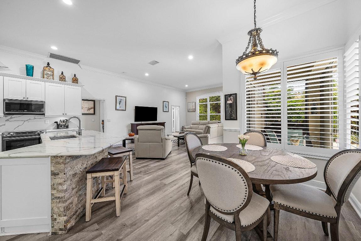 18670 SE Lakeside Jupiter, FL 33469