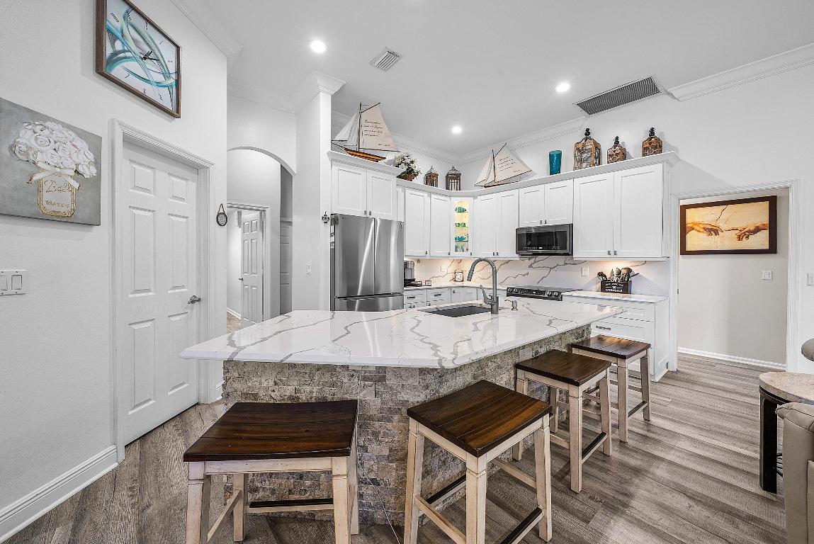 18670 SE Lakeside Jupiter, FL 33469