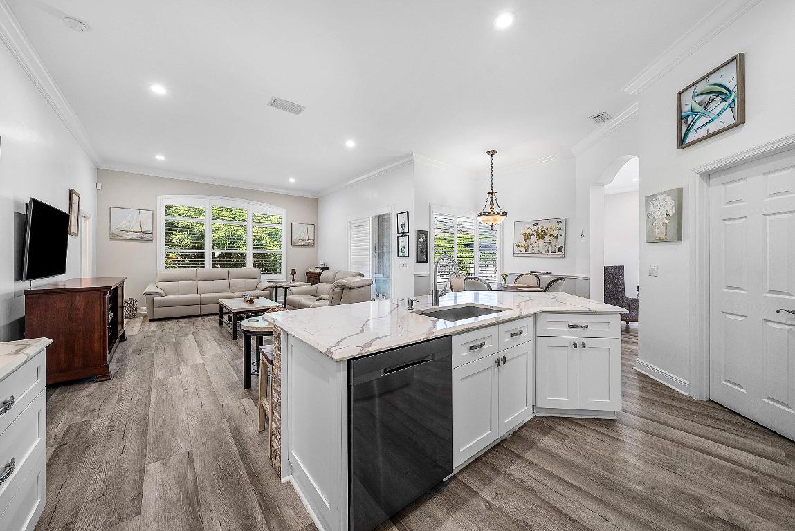 18670 SE Lakeside Jupiter, FL 33469