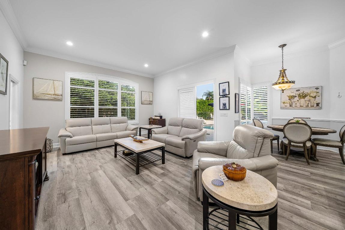 18670 SE Lakeside Jupiter, FL 33469