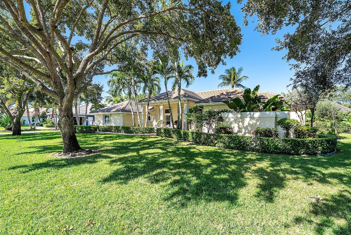 18670 SE Lakeside Jupiter, FL 33469