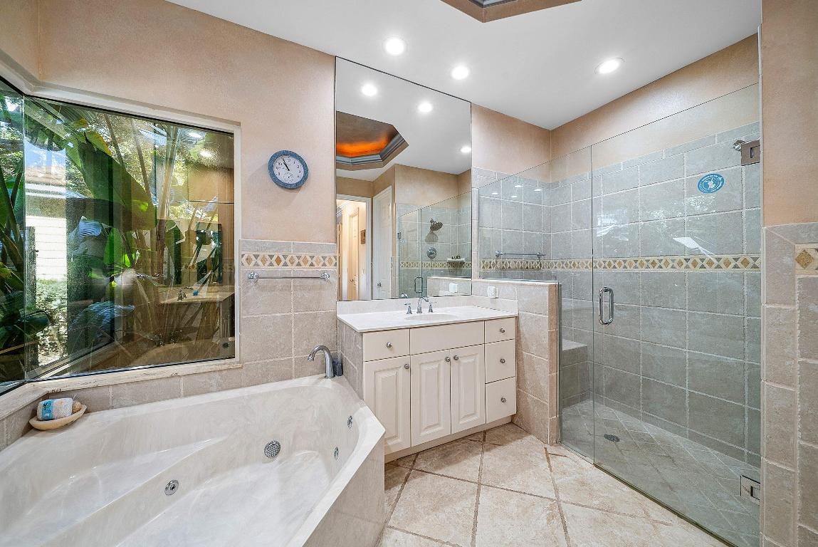 18670 SE Lakeside Jupiter, FL 33469