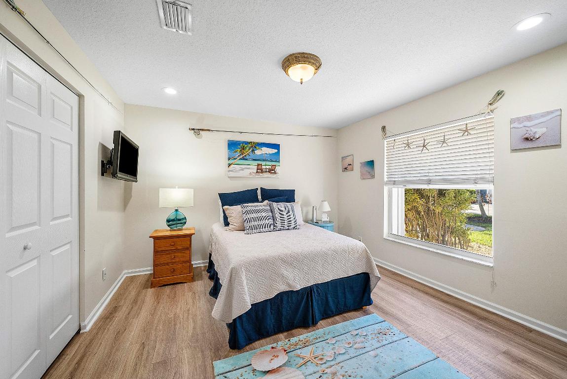 18670 SE Lakeside Jupiter, FL 33469