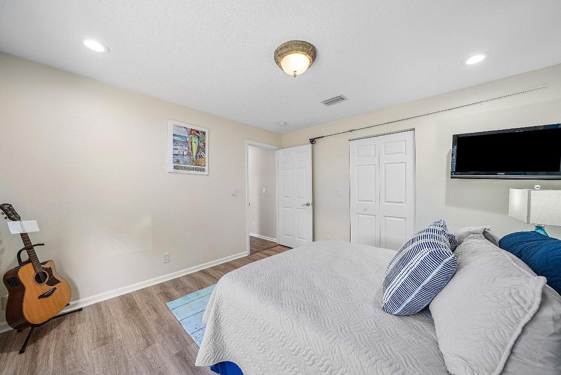 18670 SE Lakeside Jupiter, FL 33469