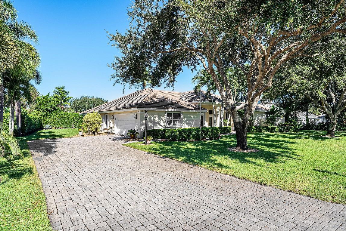 18670 SE Lakeside Jupiter, FL 33469