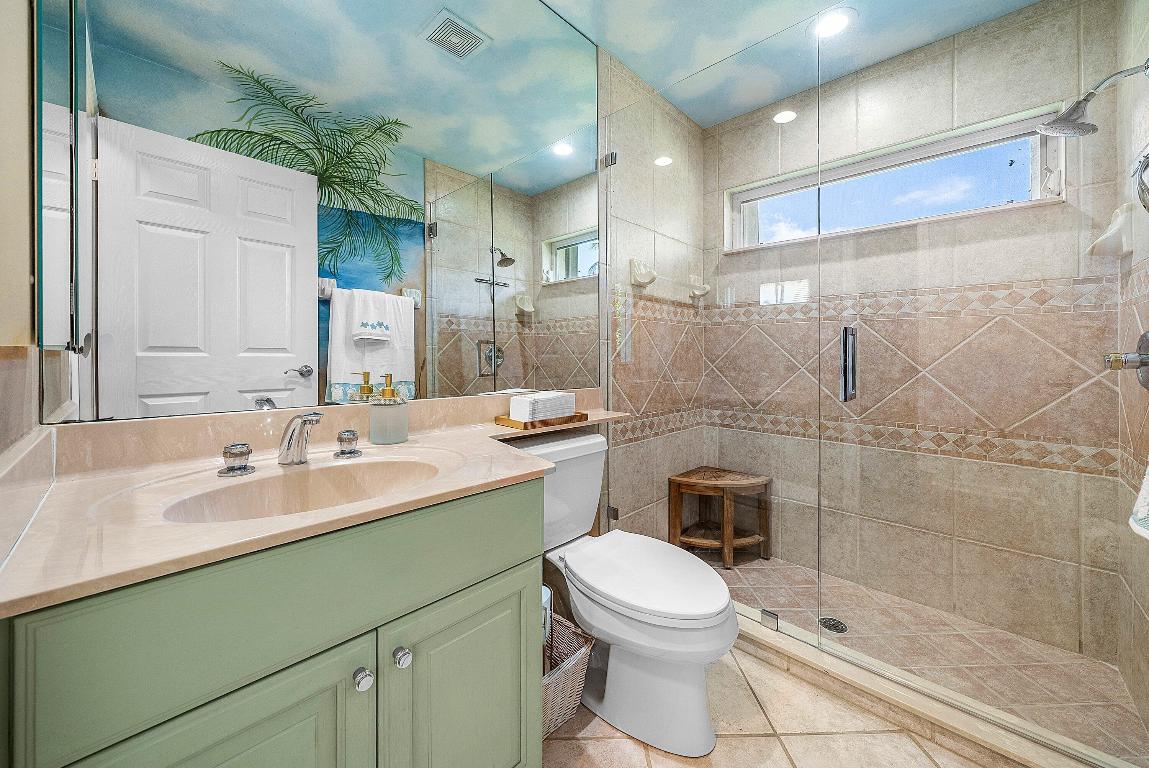 18670 SE Lakeside Jupiter, FL 33469