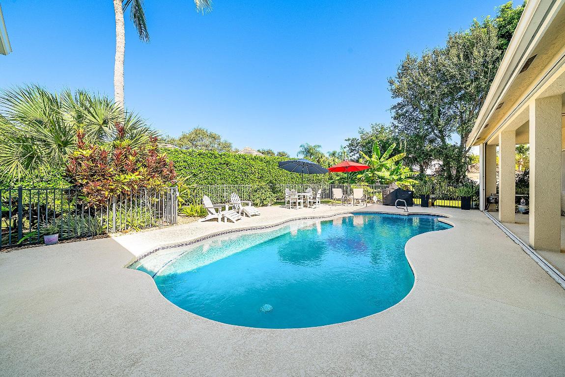 18670 SE Lakeside Jupiter, FL 33469