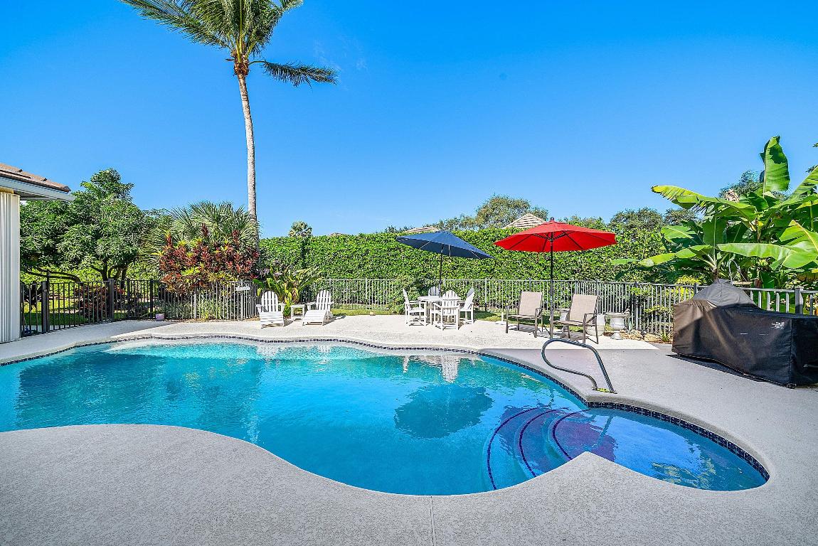 18670 SE Lakeside Jupiter, FL 33469