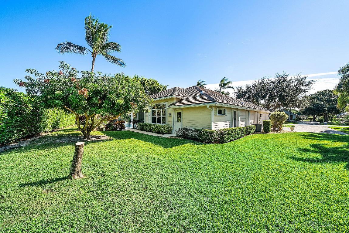 18670 SE Lakeside Jupiter, FL 33469