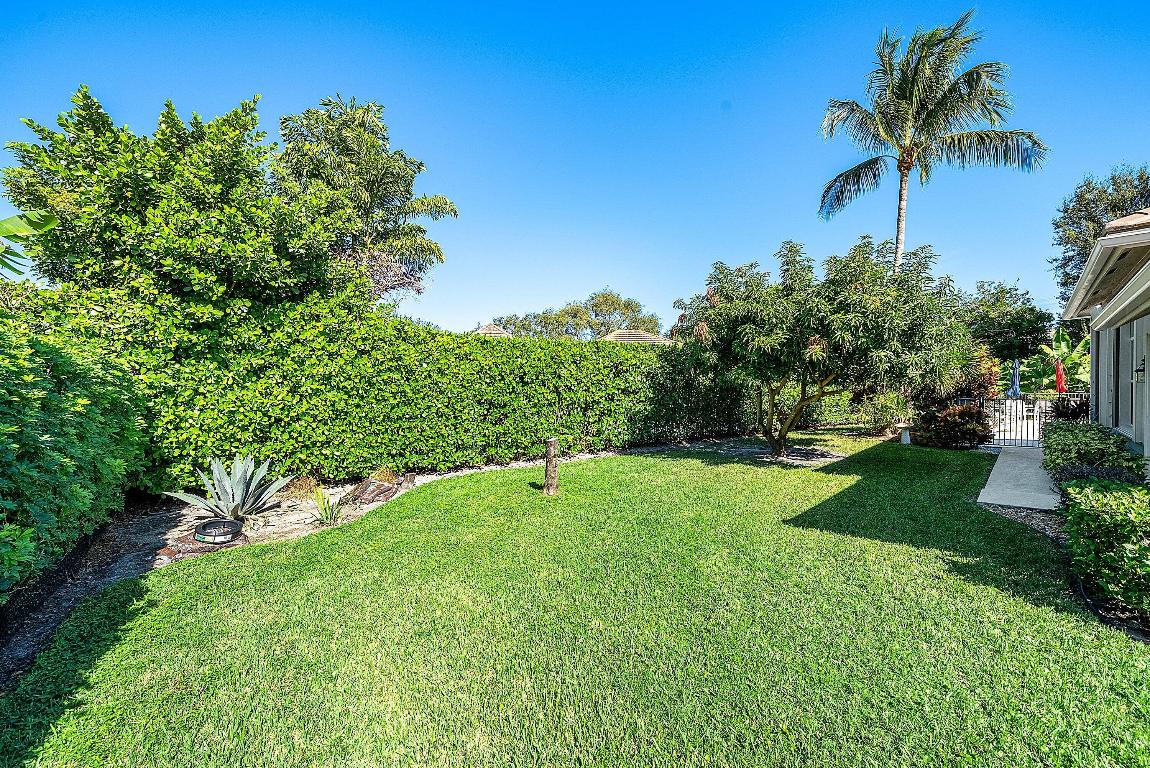 18670 SE Lakeside Jupiter, FL 33469