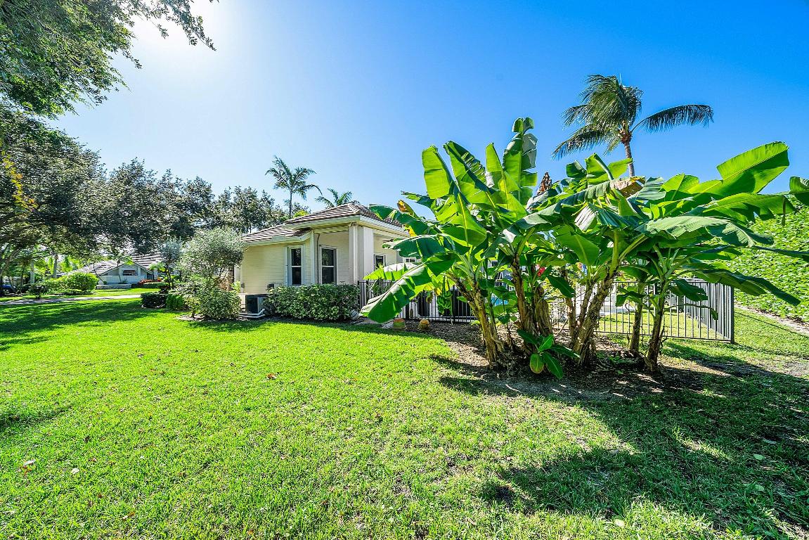 18670 SE Lakeside Jupiter, FL 33469