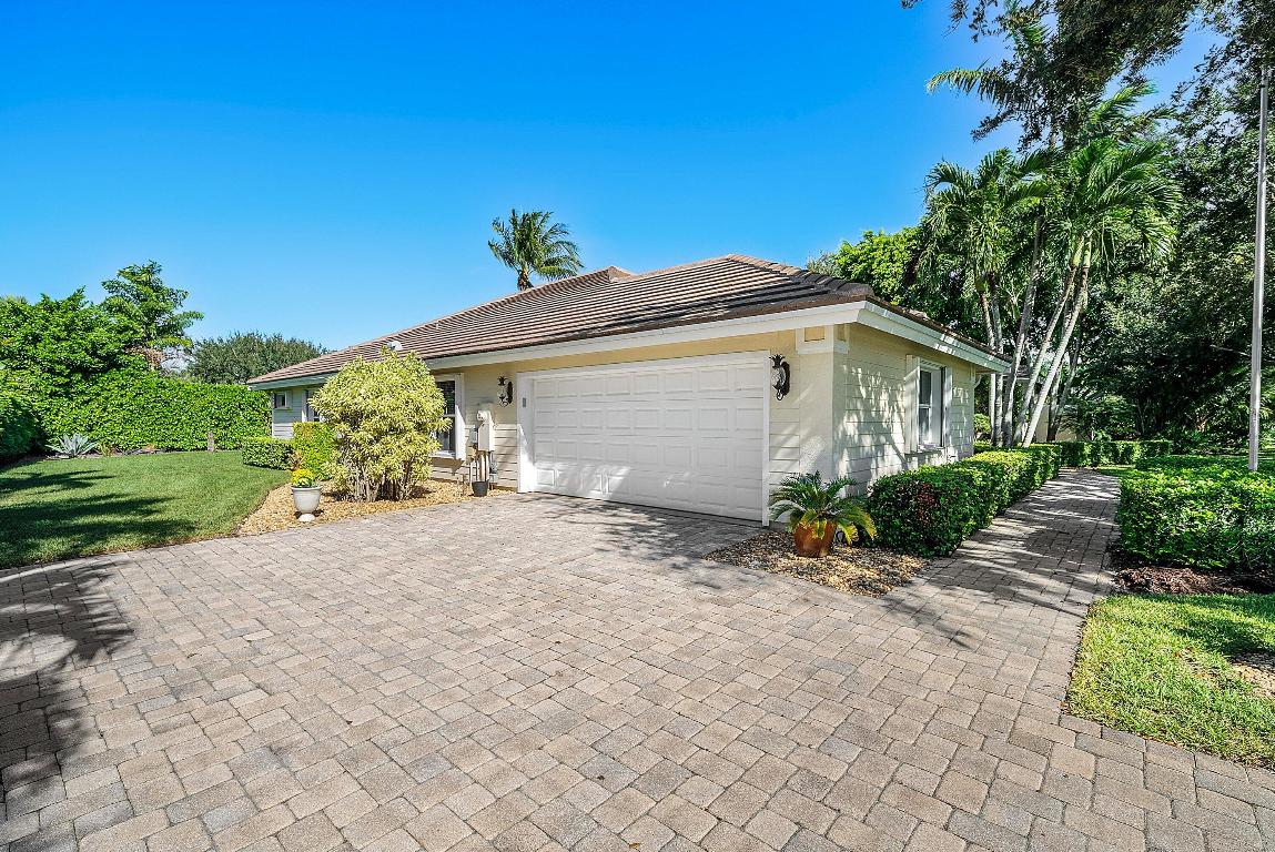 18670 SE Lakeside Jupiter, FL 33469
