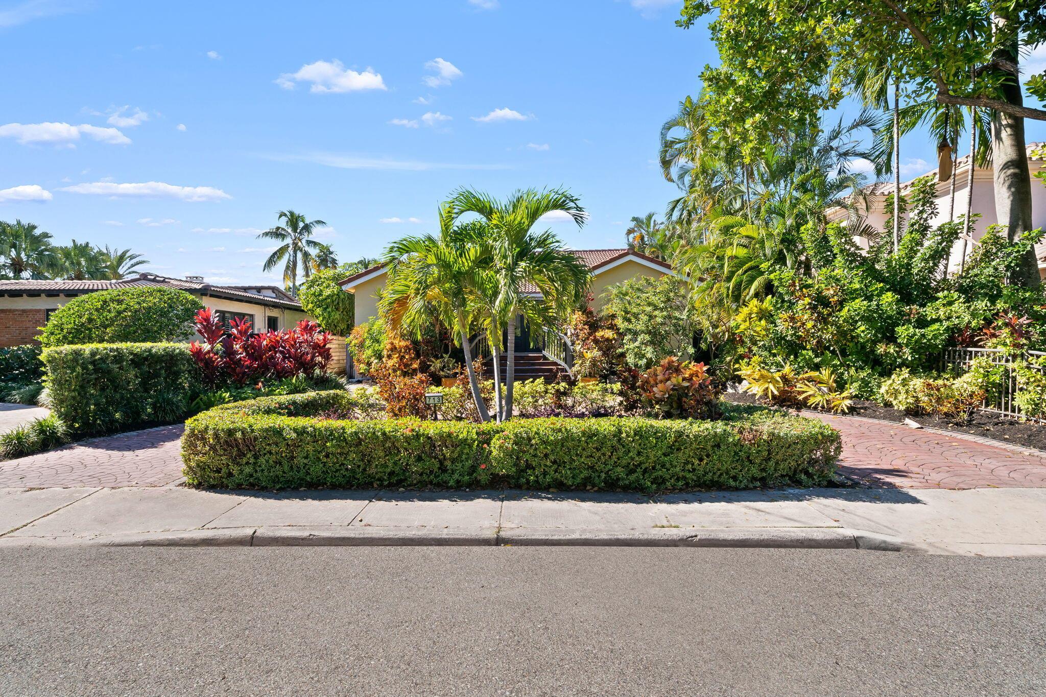 713 SE 25th Ave Fort Lauderdale, FL 33301