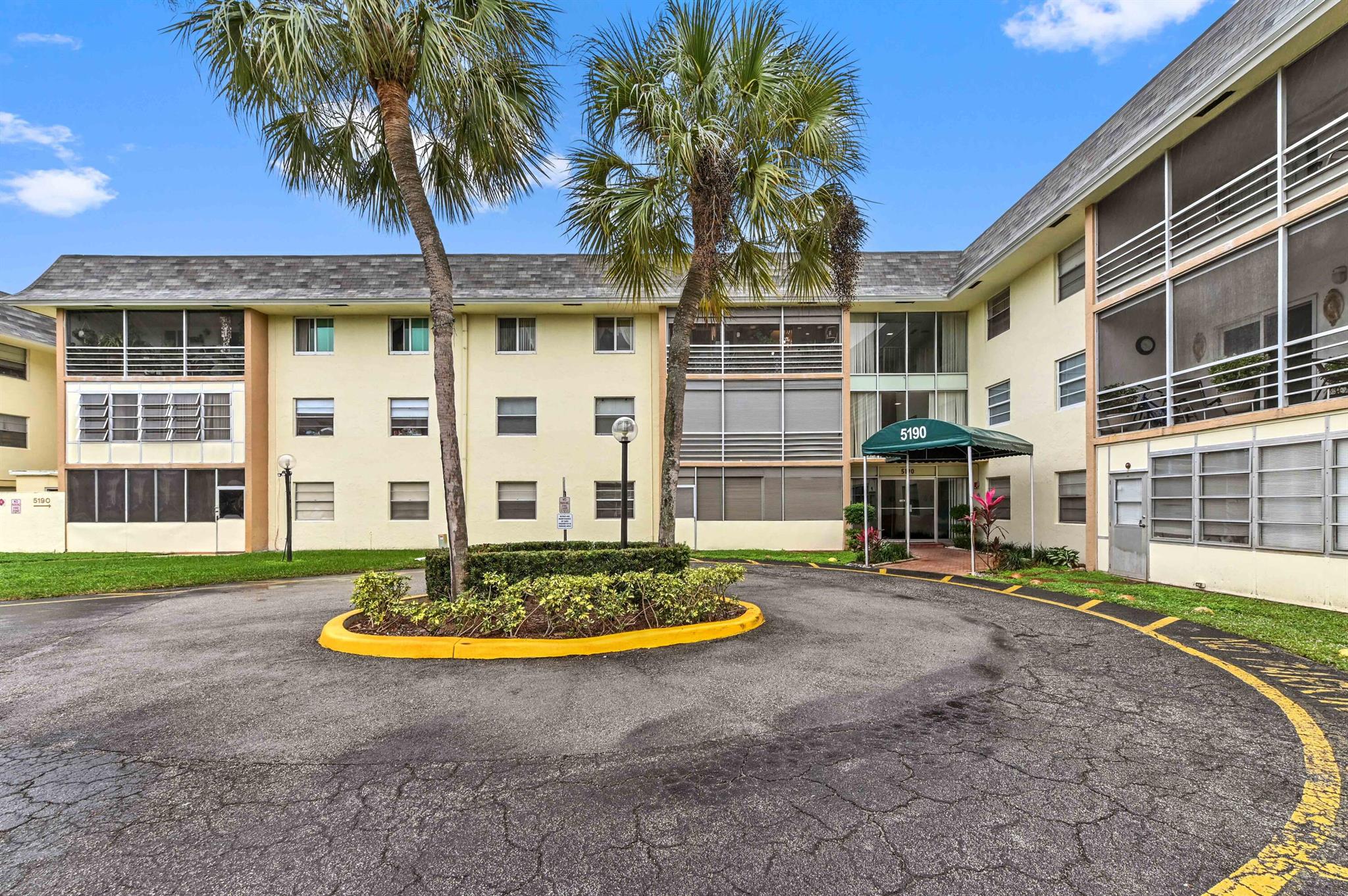 5190 E Sabal Palm Blvd #104