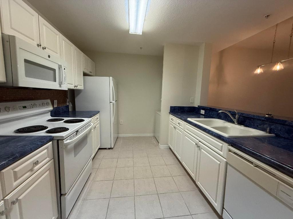 1200 Town Ctr #206 Jupiter, FL 33458