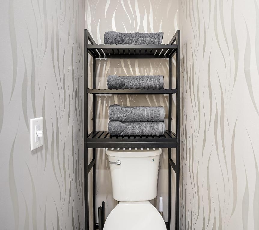 2531 NE 47th Lighthouse Point, FL 33064