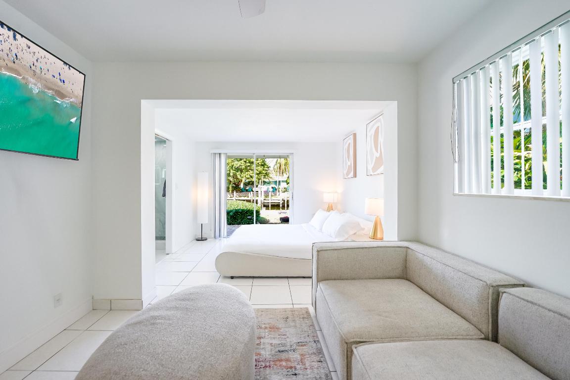 2531 NE 47th Lighthouse Point, FL 33064