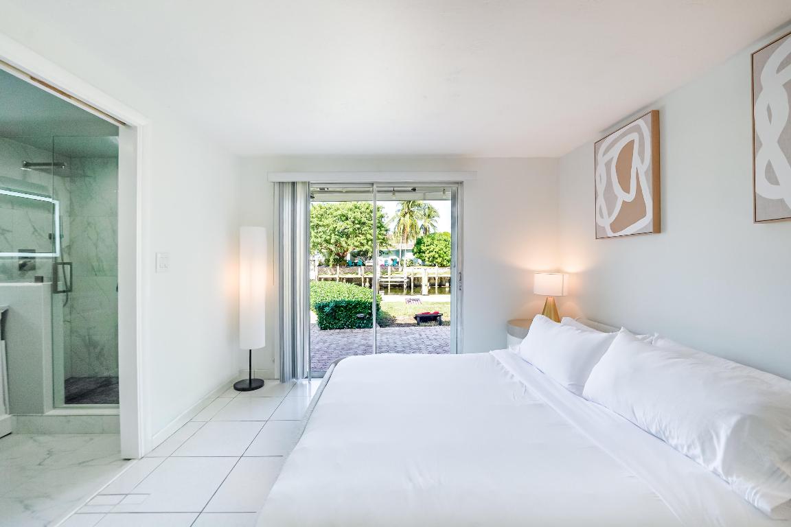 2531 NE 47th Lighthouse Point, FL 33064