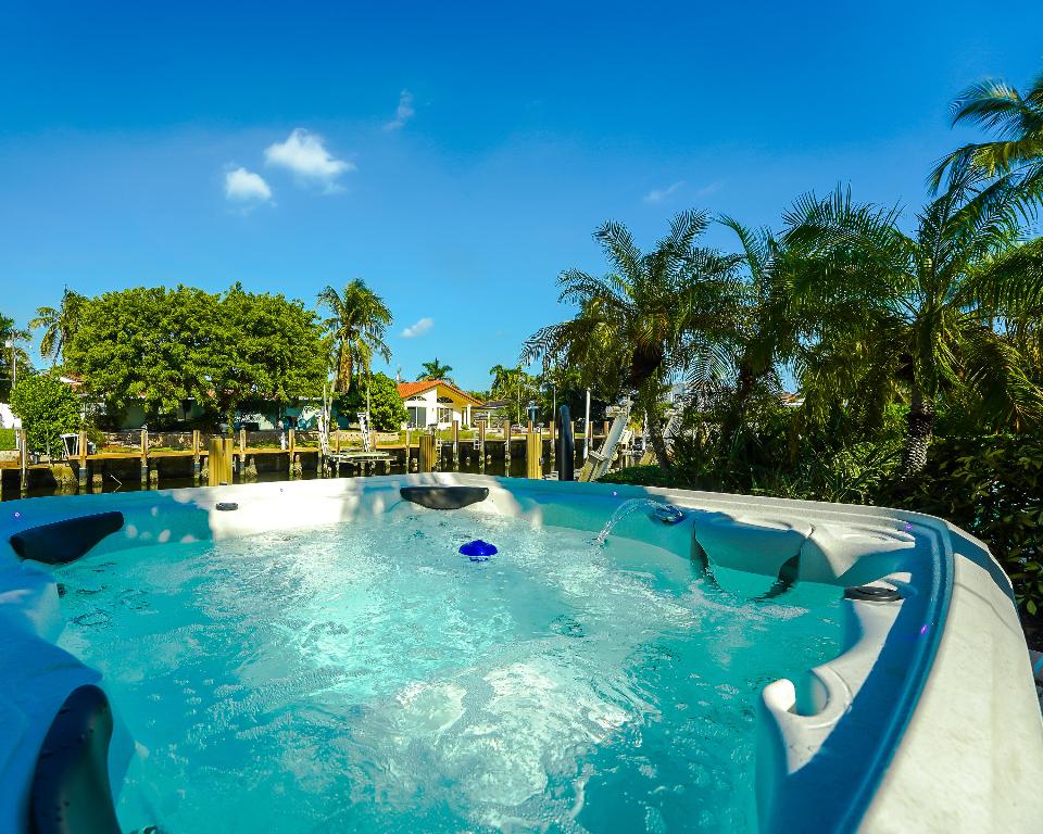 2531 NE 47th Lighthouse Point, FL 33064