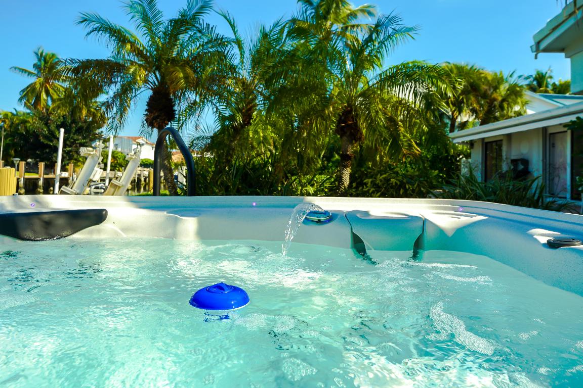 2531 NE 47th Lighthouse Point, FL 33064