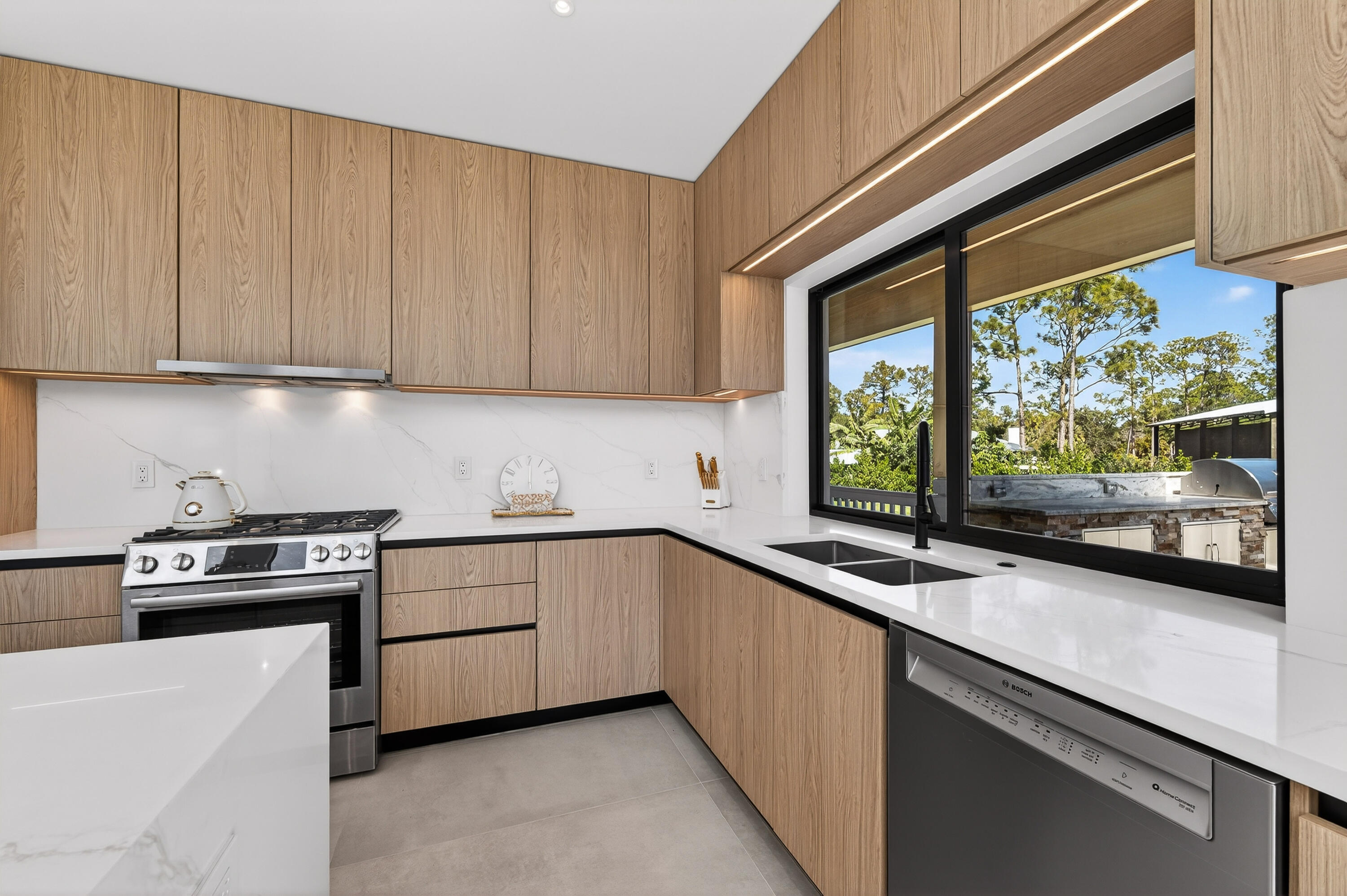 13613 157th Jupiter, FL 33478