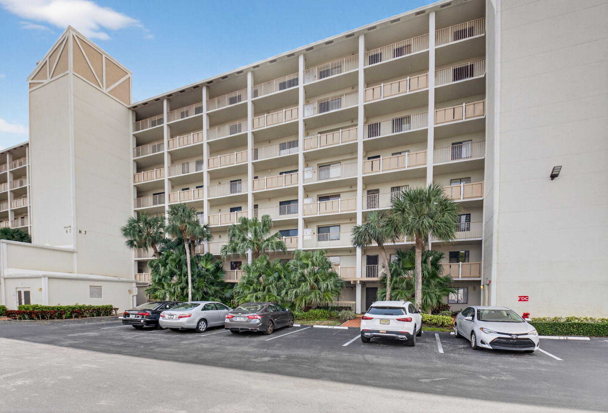 14475 Strathmore #208