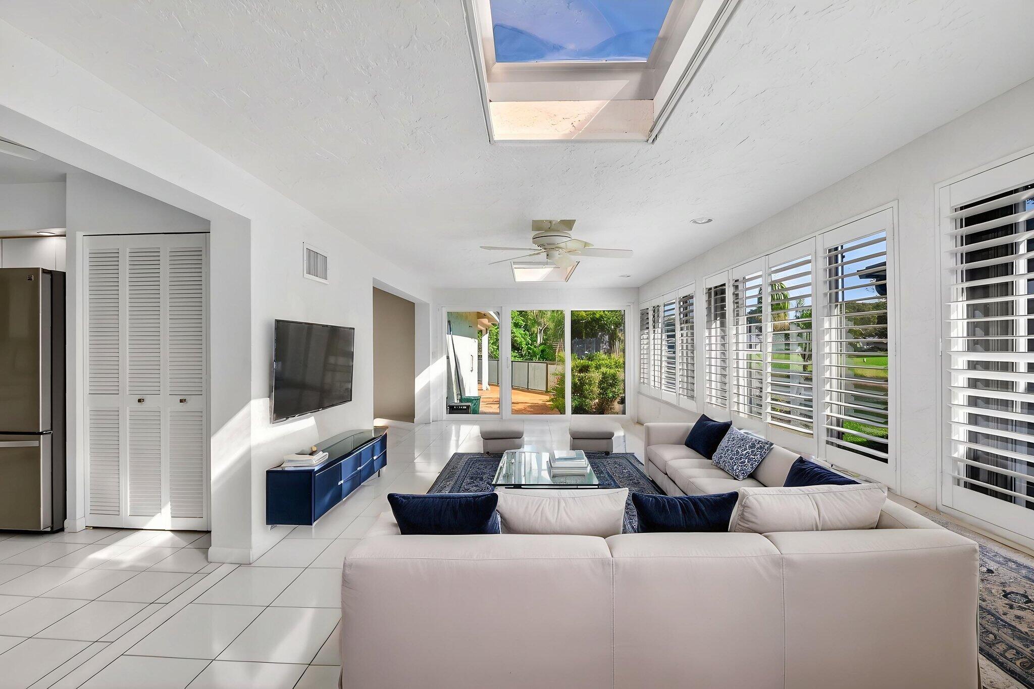 35 Glens Boynton Beach, FL 33436